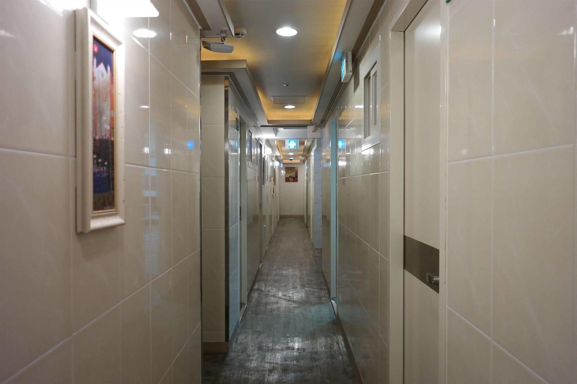 Storyhouse Myeongdong Hotel Seoul Ngoại thất bức ảnh